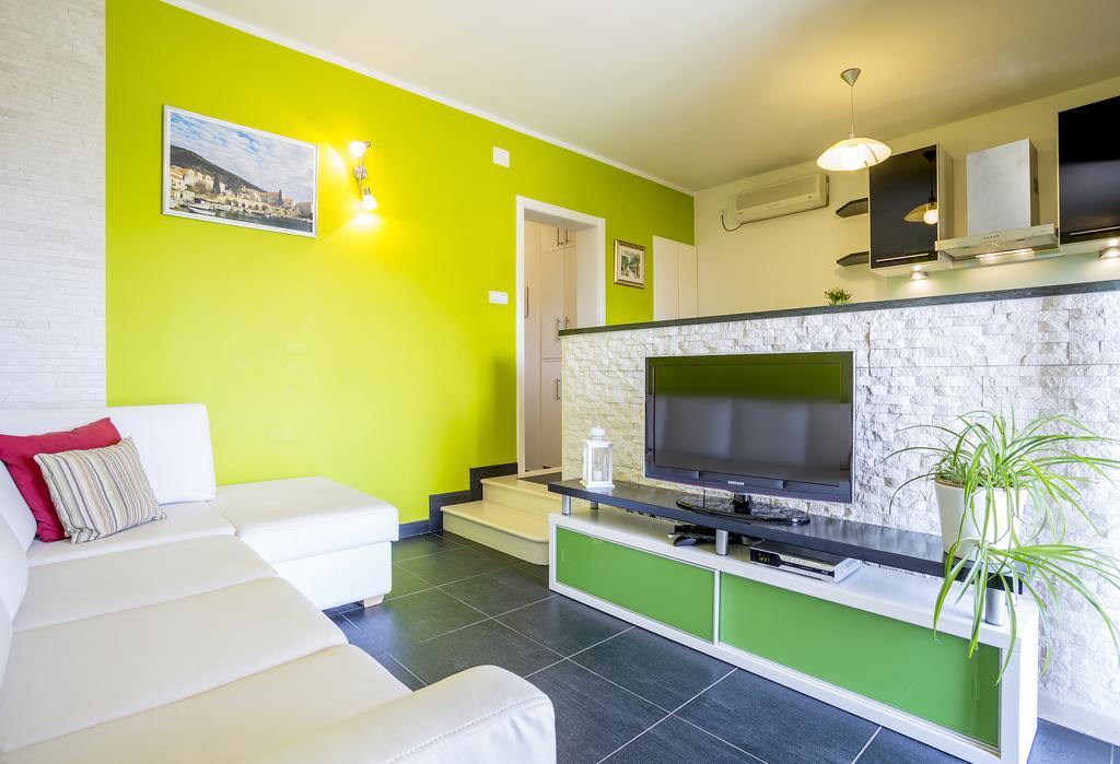 Apartments Biserka Bol Bilik gambar