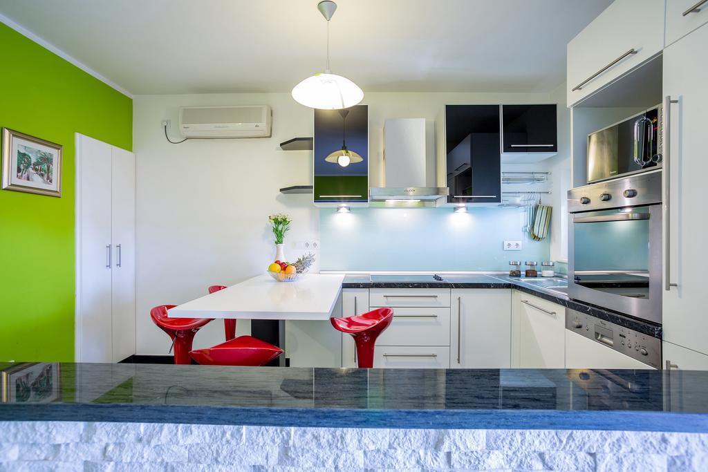 Apartments Biserka Bol Bilik gambar