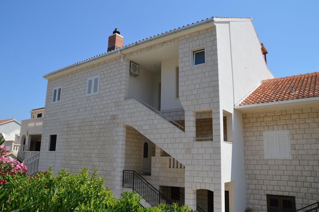 Apartments Biserka Bol Luaran gambar
